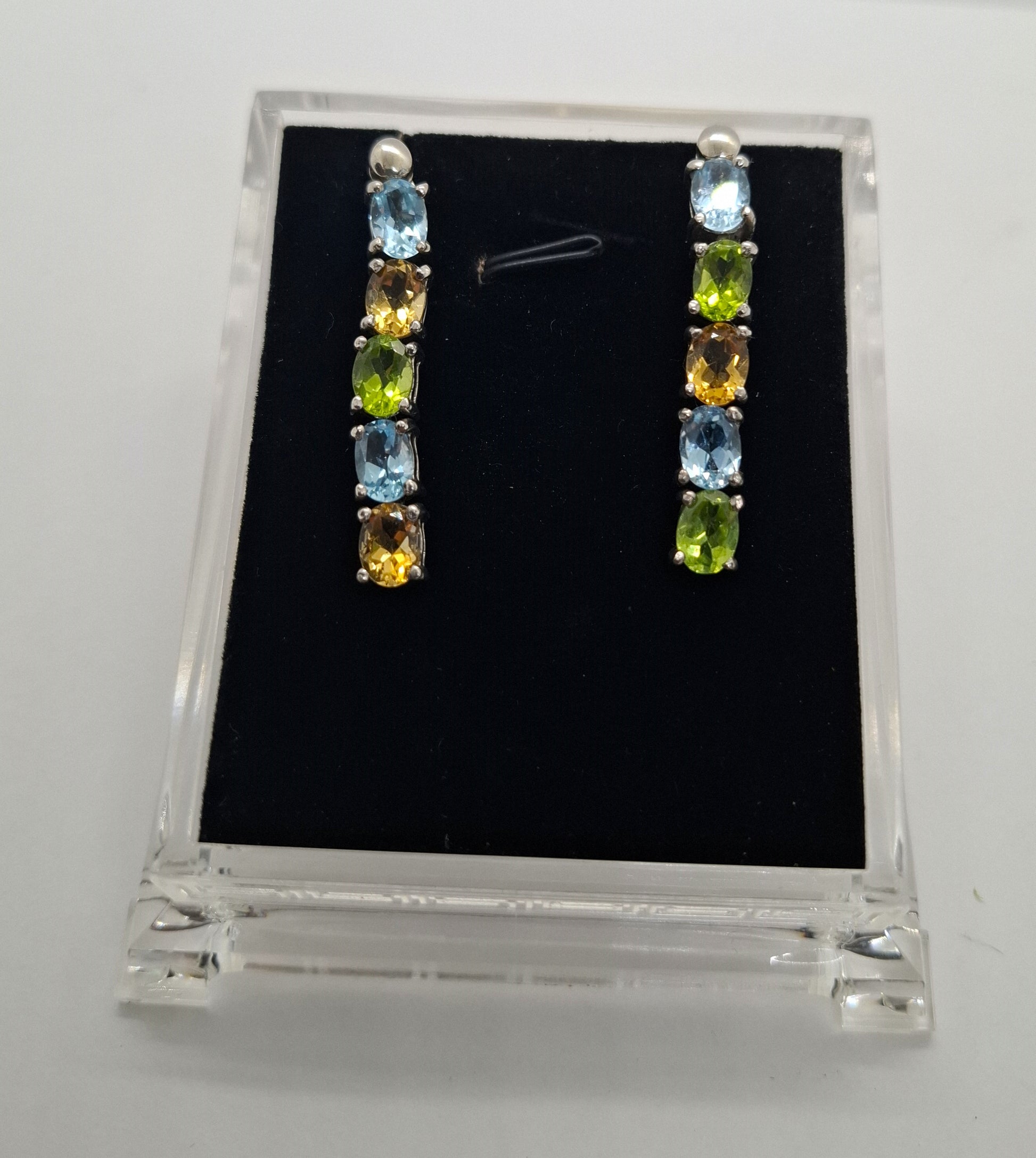 Zilveren damesoorbellen kubus