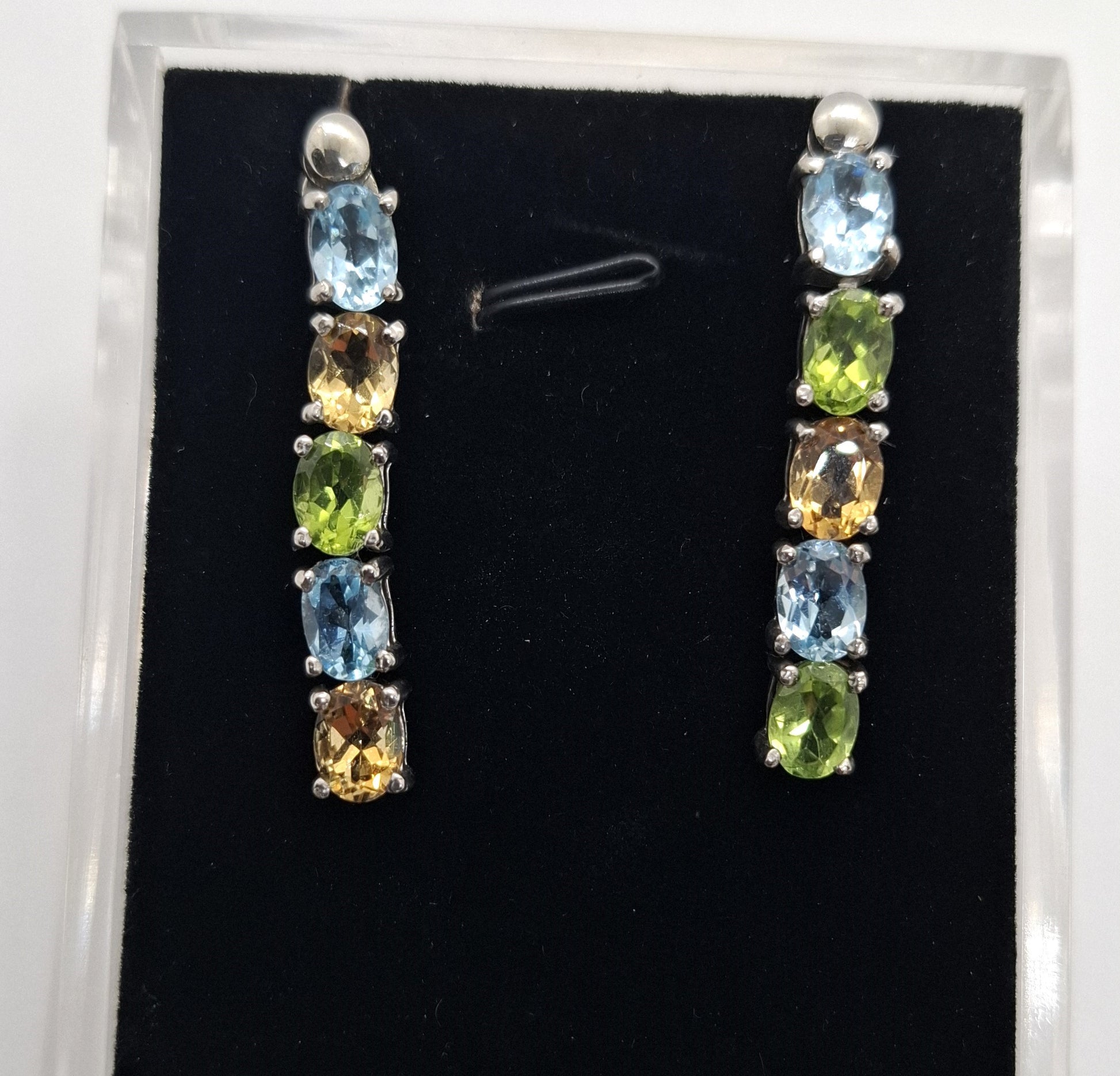 Zilveren damesoorbellen kubus