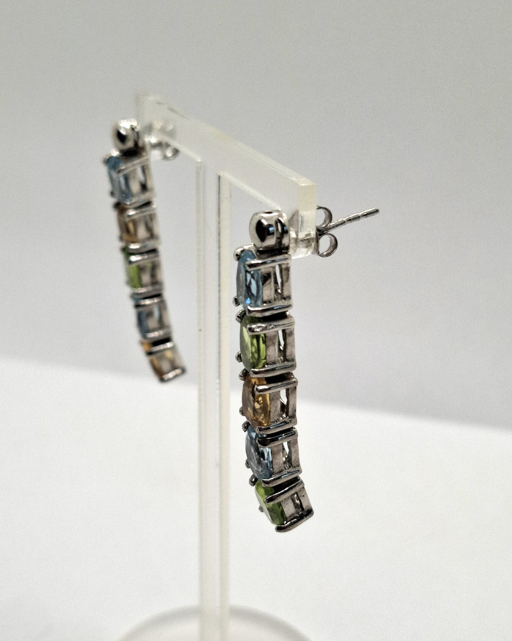 Zilveren damesoorbellen kubus