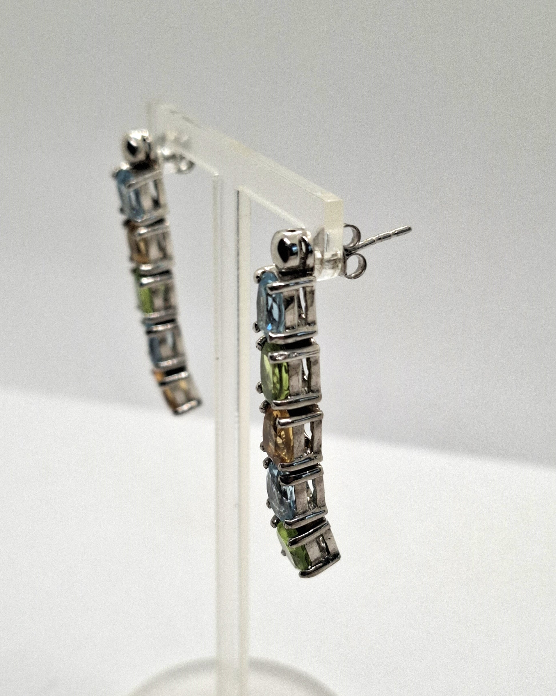 Zilveren damesoorbellen kubus