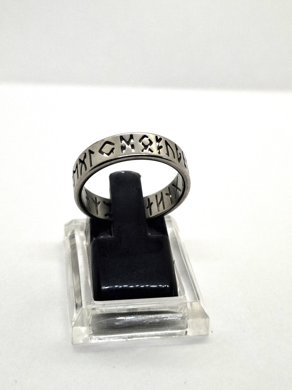 Runes ring