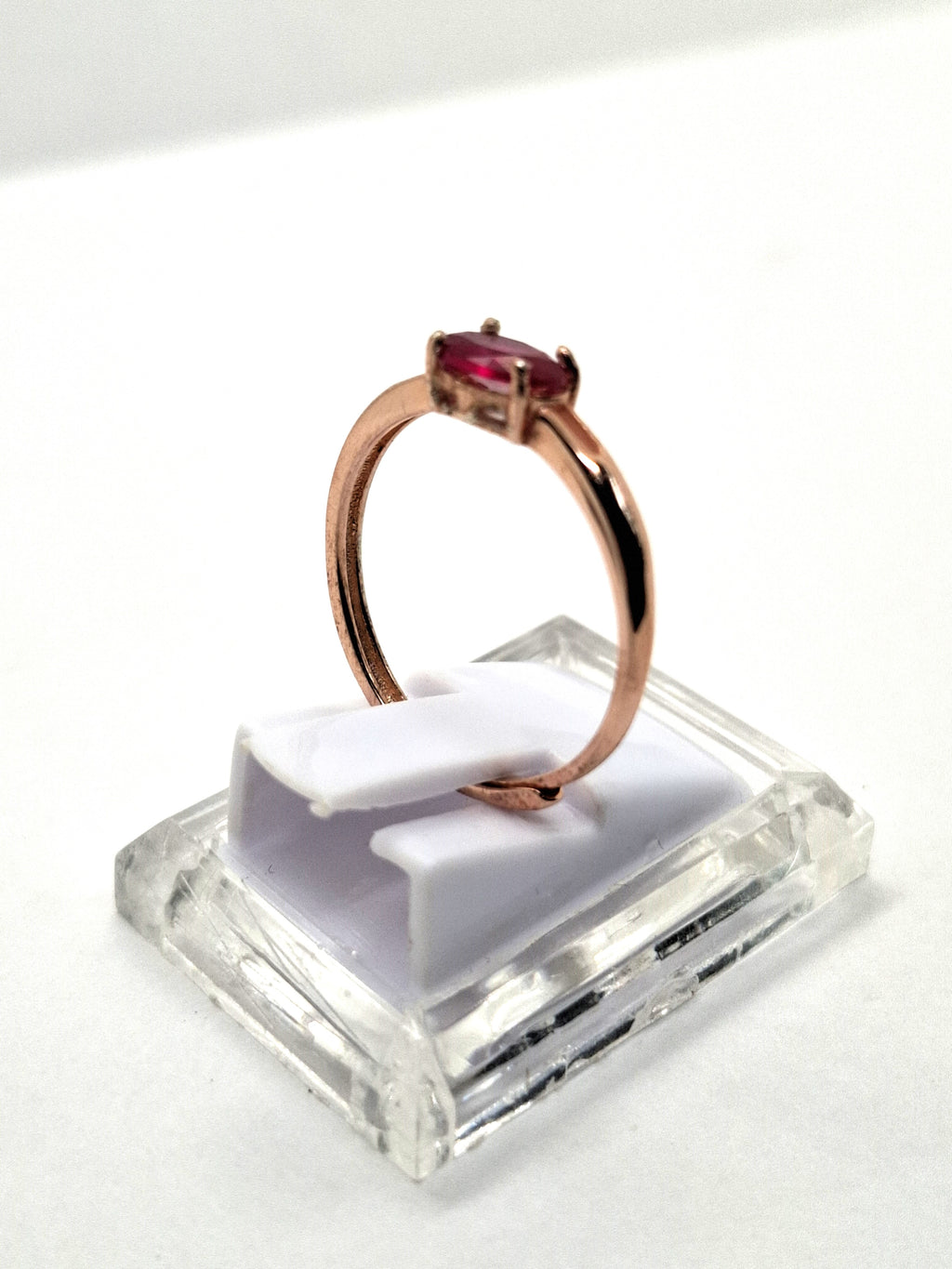 Zilveren ring met Robijn