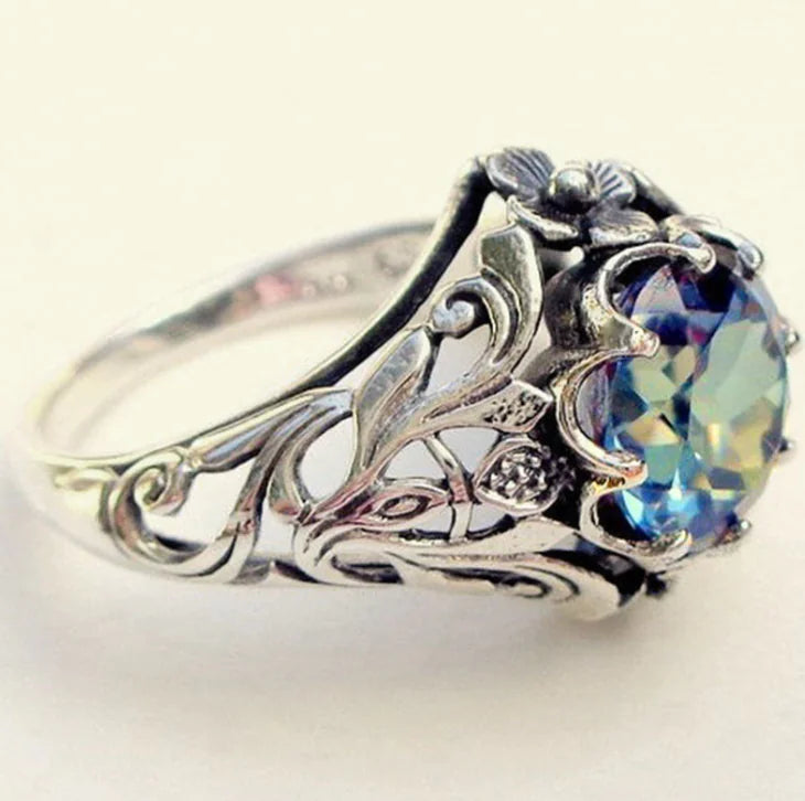 Fashion Color Zircon Hollow Creative Black Gold Ring