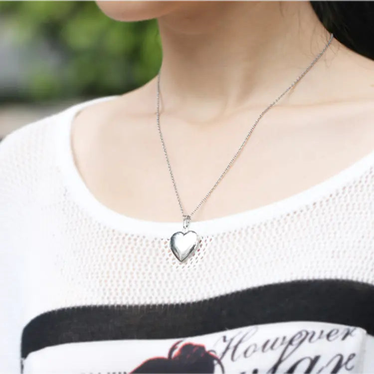 Heart-Shaped Pendant Titanium Steel Necklace (One Piece)
